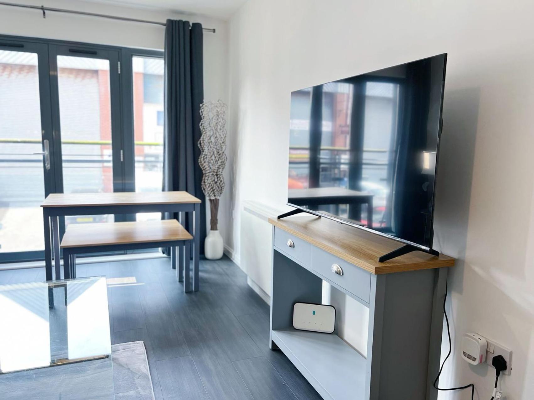 Comfort Seaside Two-Bedroom Apt Swansea Eksteriør billede